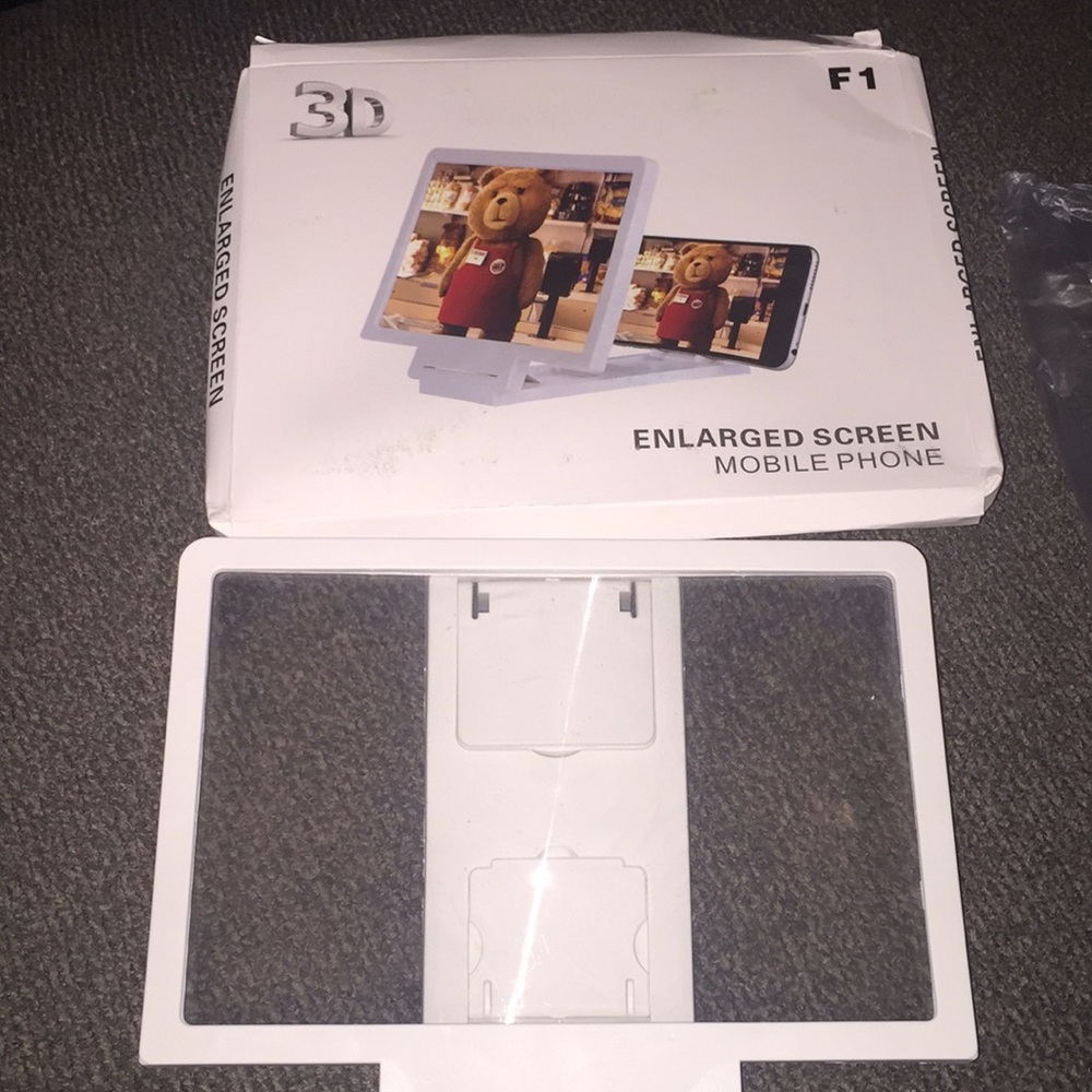 3D enlarged screen for mobile phones